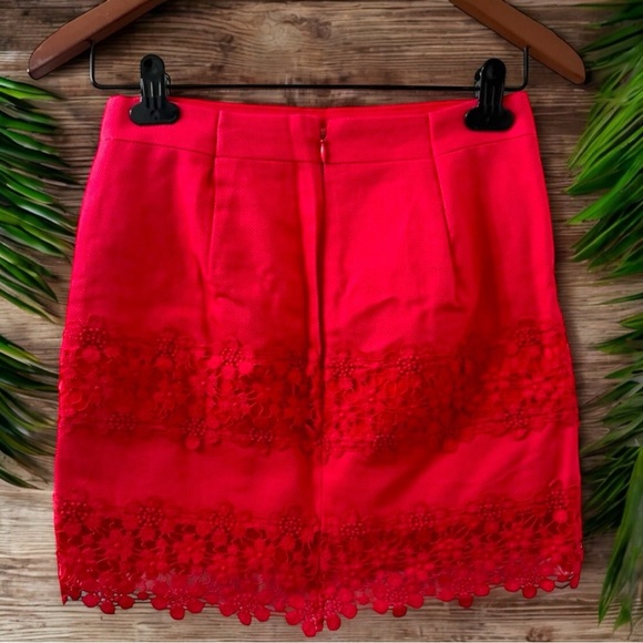 J. CREW Red Lace Daisies Scalloped Edge High Waisted Mini Skirt - Size 00 - Picture 3 of 11